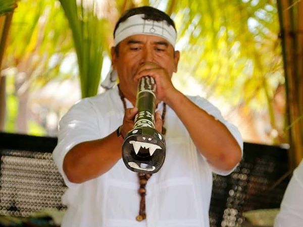 Ceremonia de Trompeta Maya