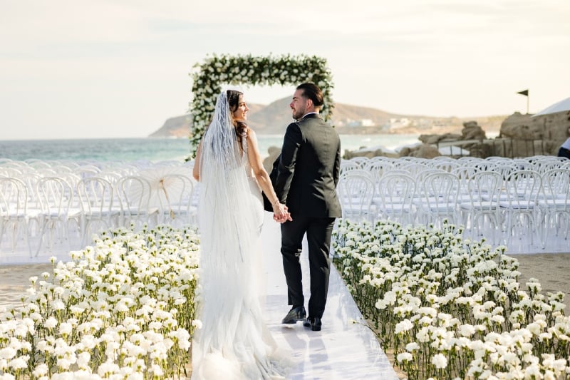 Key Resort Features and Benefits to Consider For Your Beach Wedding